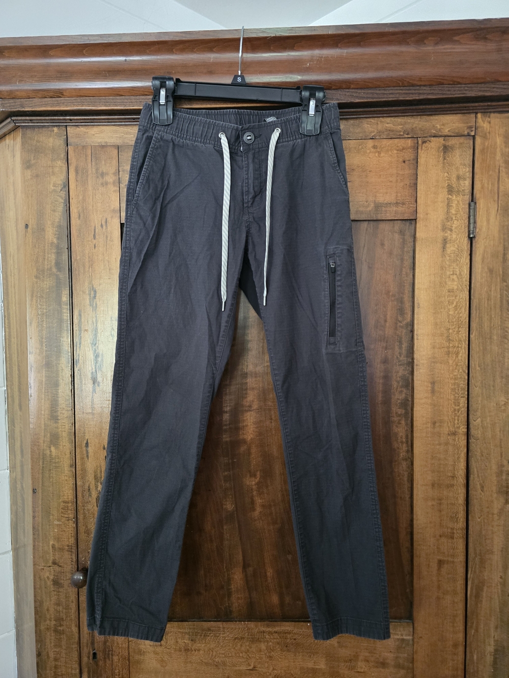 Vuori Womens Ripstop Cargo Pants with Drawstring in Charcoal